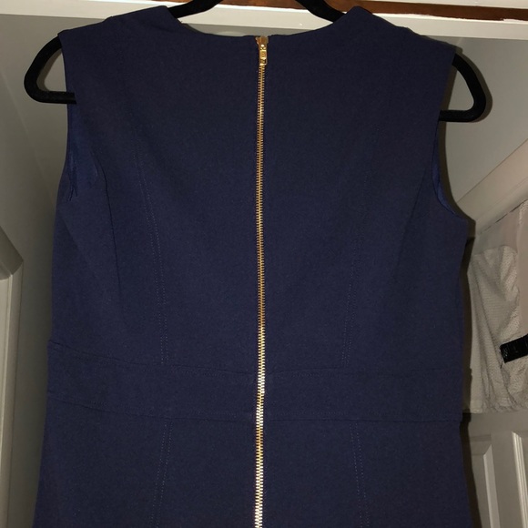 NWT bebe Plunge Neck Seamed Dress - Picture 8 of 8